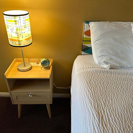 Atomic Motel Astoria Ngoại thất bức ảnh
