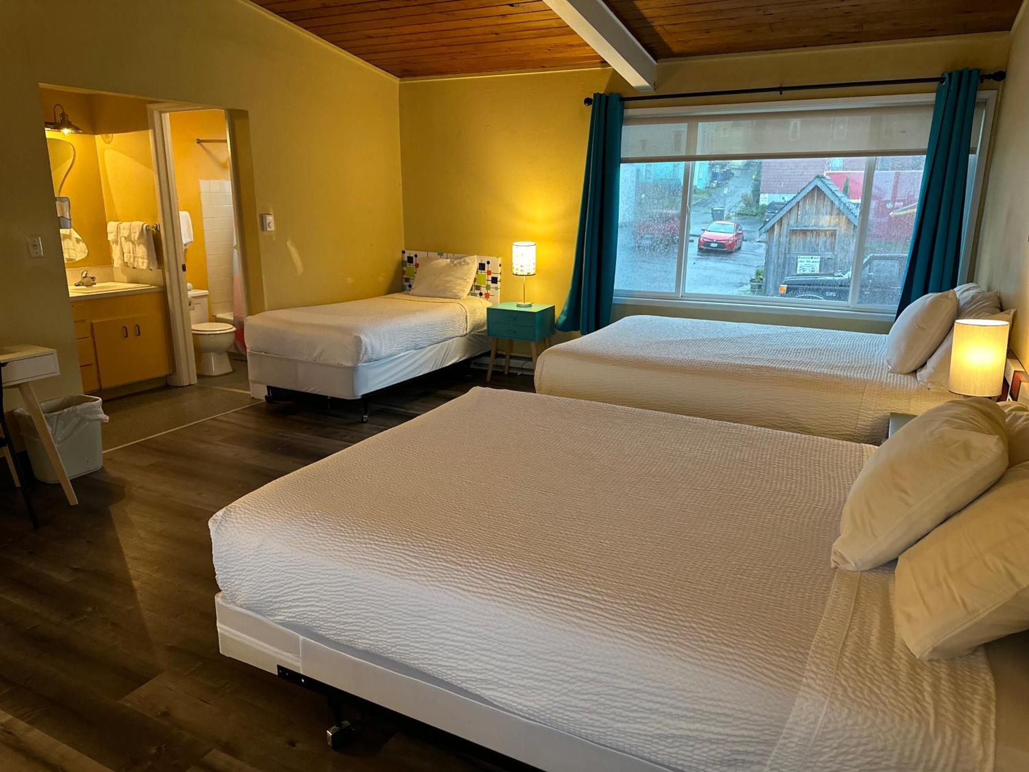 Atomic Motel Astoria Ngoại thất bức ảnh