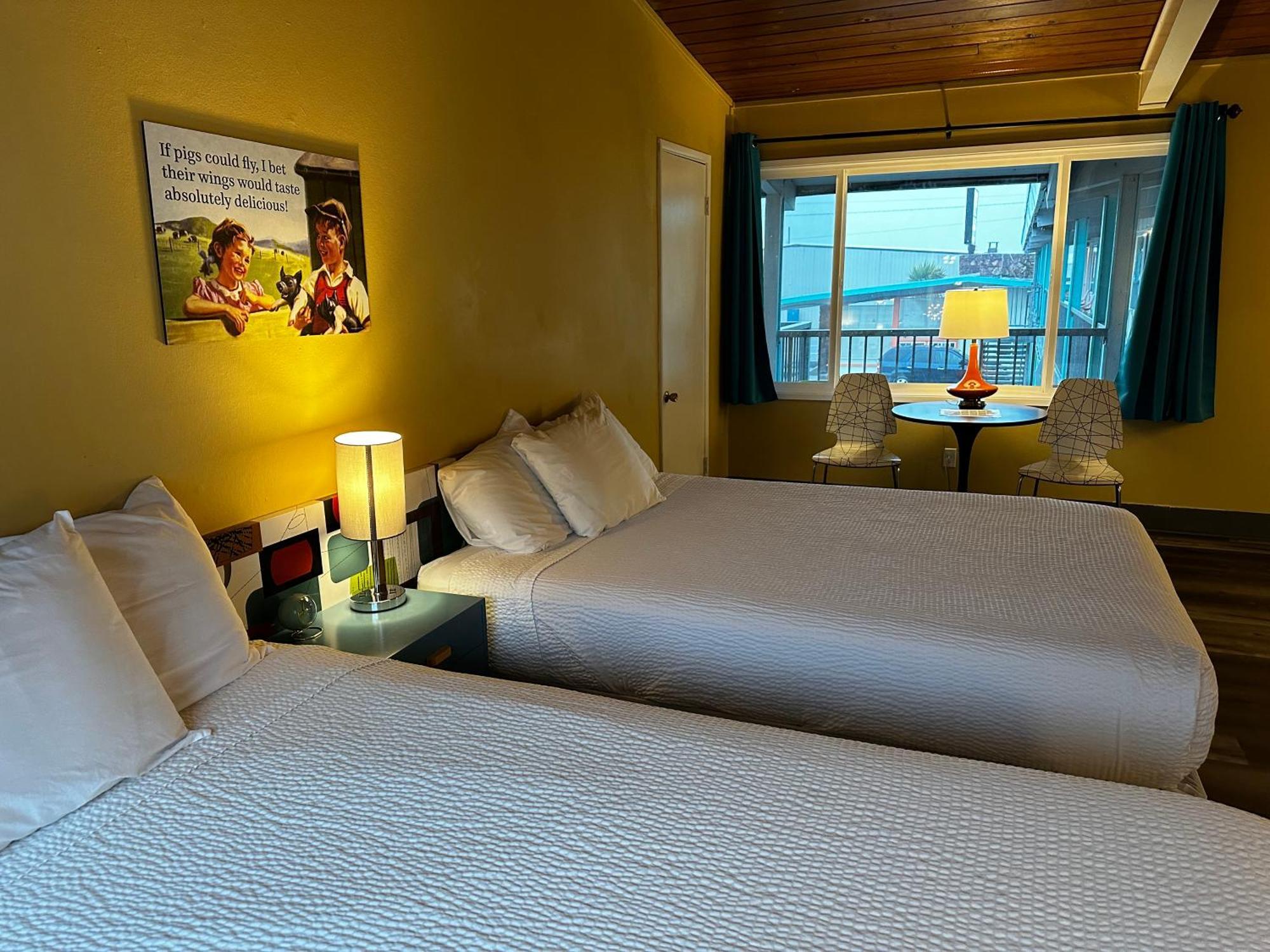 Atomic Motel Astoria Ngoại thất bức ảnh